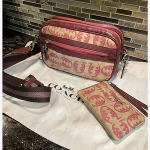 Coach - 𝐑𝐀𝐑𝐄 Vale Jes Crossbody Signature Canvas W/Rexy By Guang Yu FIRM PRICE